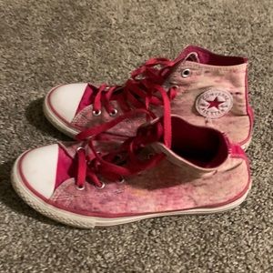 Girls size 3.4 Converse AllStar Gently Used